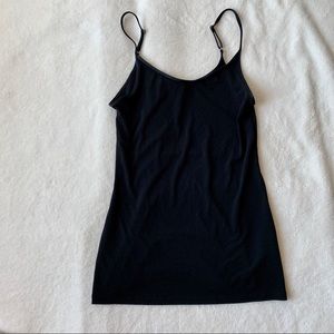 🍍 GAP black cami w adjustable straps size S